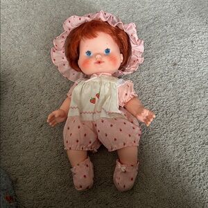 Vintage Strawberry Shortcake Blow a Kiss Doll 1982
